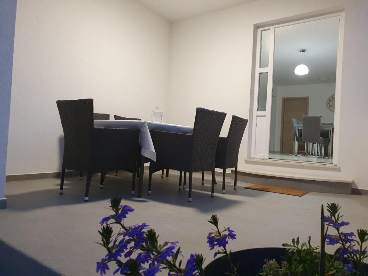 Apartmani Sara Bibinje Exterior photo